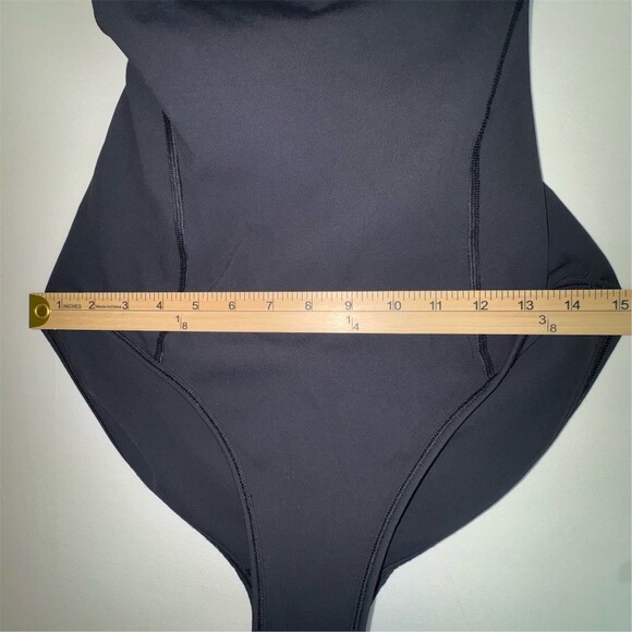 Lululemon City One-Piece bodysuit Womens L/XL Black Cross Back Open Back Yoga - Picture 12 of 15